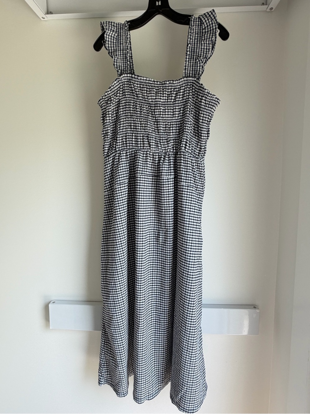 Smocked Gingham Midi Dress - navy & White